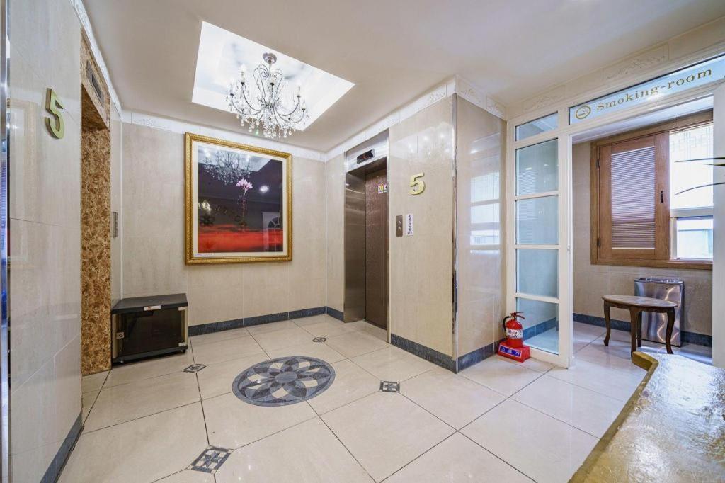 Hotel Olympic Changwon Extérieur photo