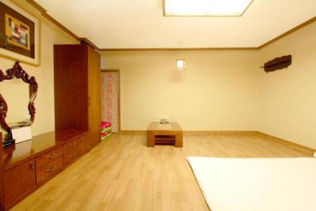 Hotel Olympic Changwon Extérieur photo