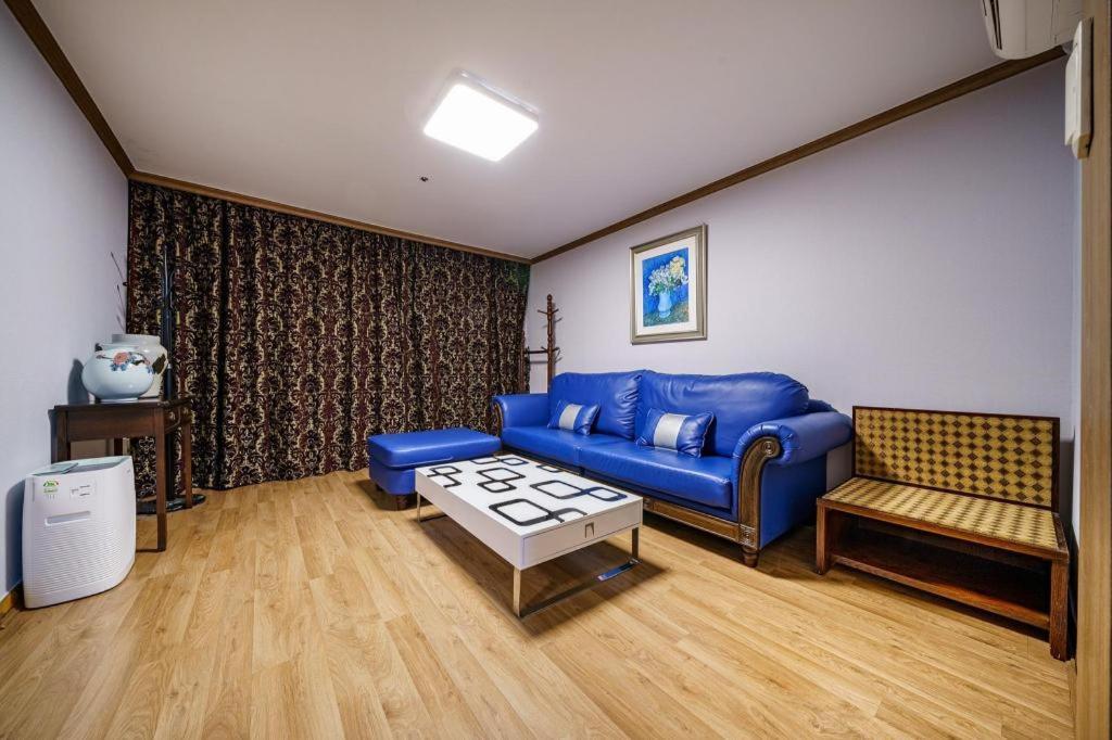 Hotel Olympic Changwon Extérieur photo