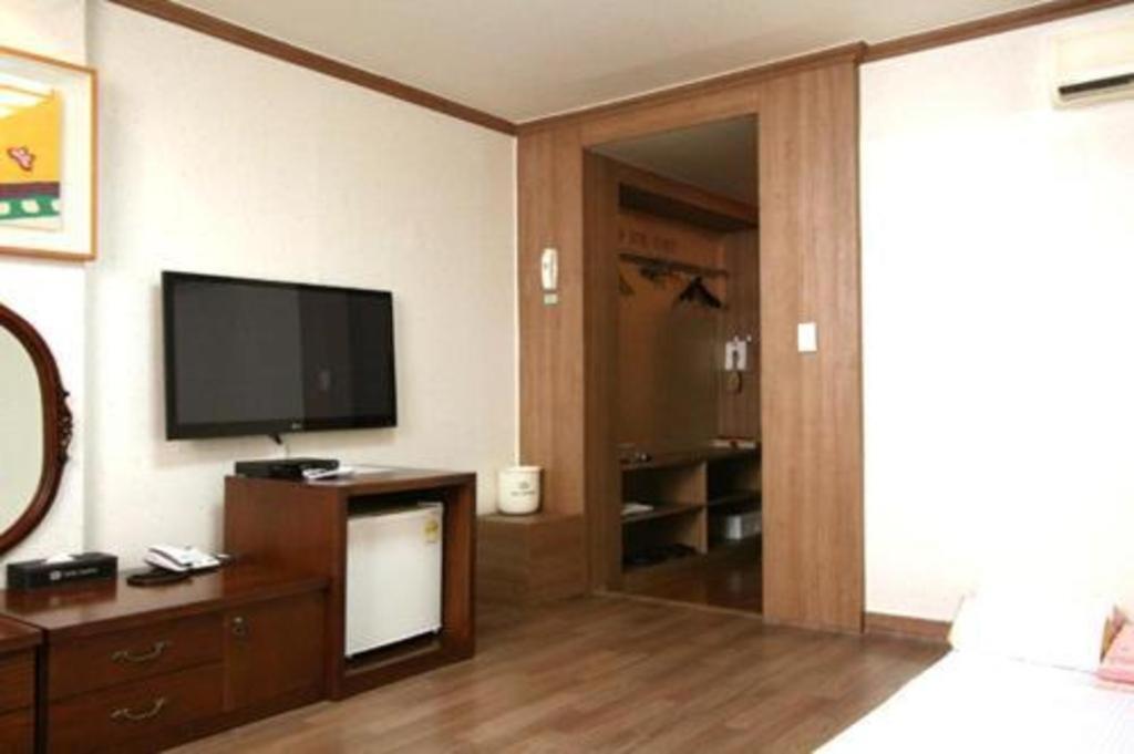 Hotel Olympic Changwon Extérieur photo