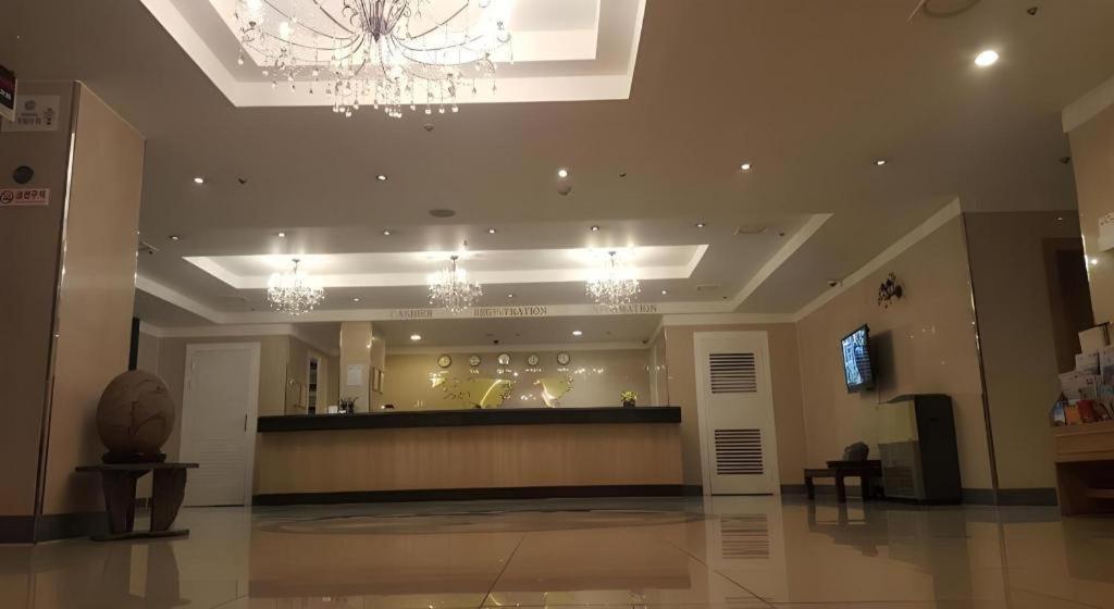 Hotel Olympic Changwon Extérieur photo