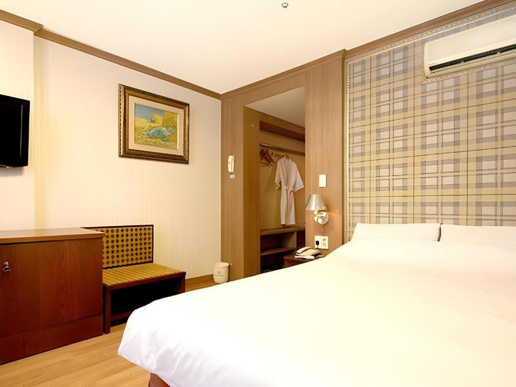 Hotel Olympic Changwon Extérieur photo