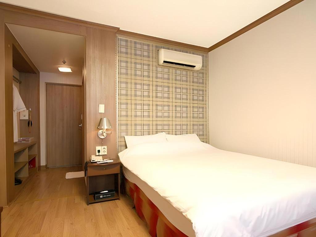 Hotel Olympic Changwon Extérieur photo