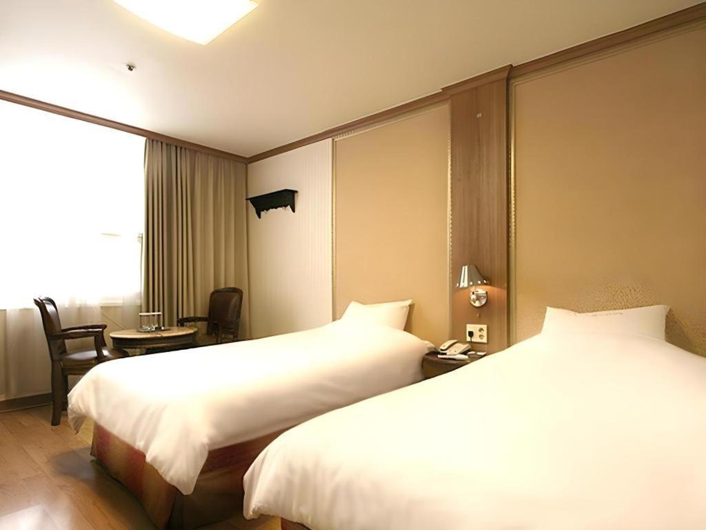 Hotel Olympic Changwon Extérieur photo