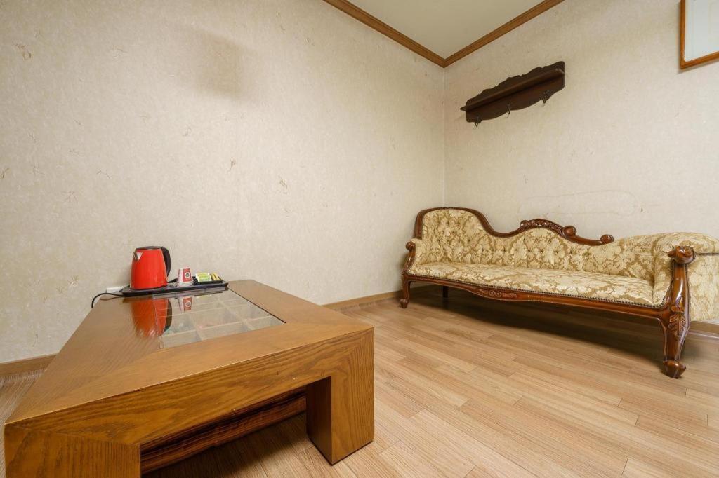 Hotel Olympic Changwon Extérieur photo