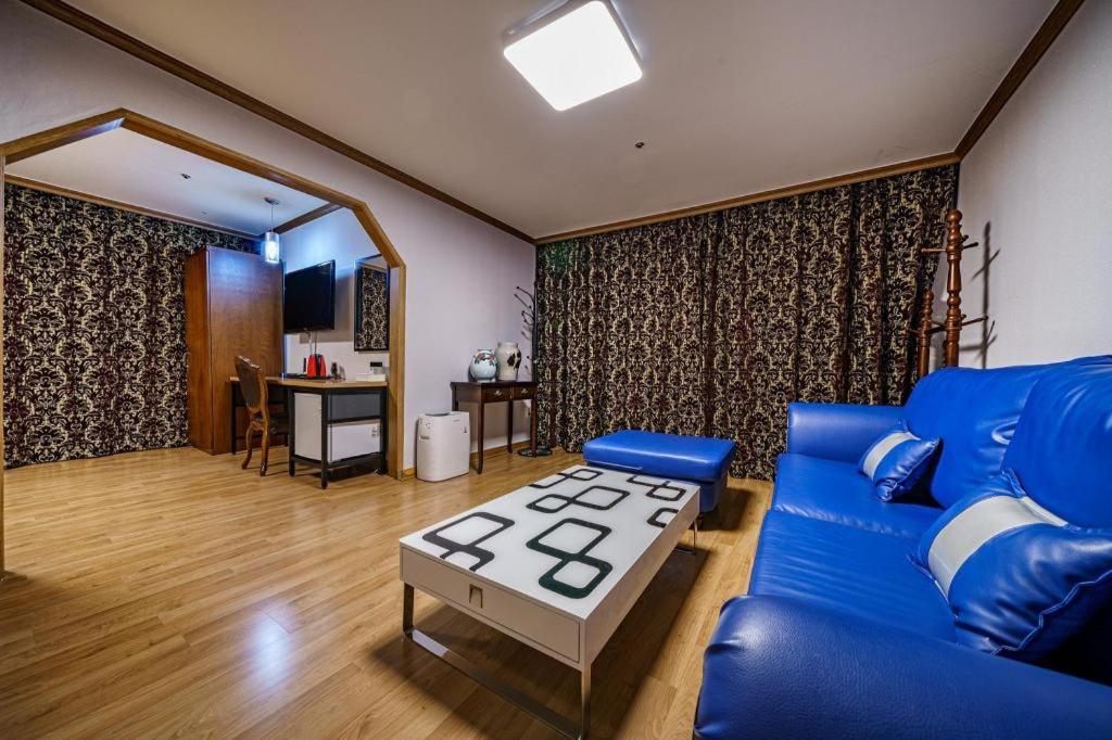 Hotel Olympic Changwon Extérieur photo