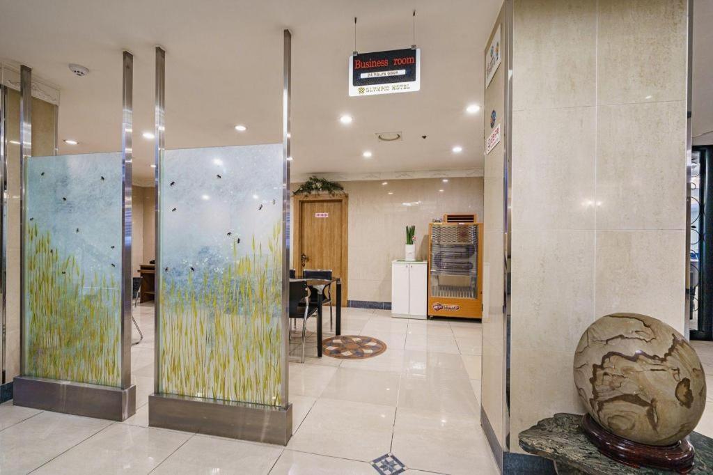 Hotel Olympic Changwon Extérieur photo