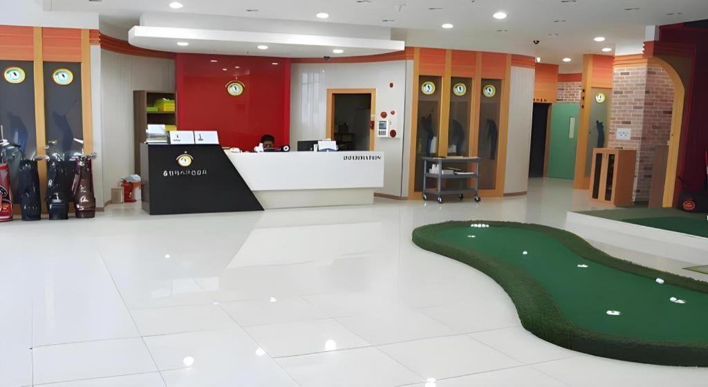 Hotel Olympic Changwon Extérieur photo